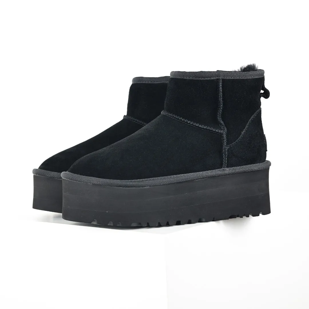 Pick up locally 💰580 Core recommended good price It is a very suitable choice for home furnishings. In the new year, uug launched a series of styles, which are partial to the preferences of young consumers and have also moved to the forefront of fashion trends. Shoe body material: water-repellent coated suede upper, 17 mm UGGPURE™ implantable wool insole, lightweight non-slip and comfortable rubber outsole, with brand LOGO and trademark, with full packaging Size: 35 36 37 38 39 40